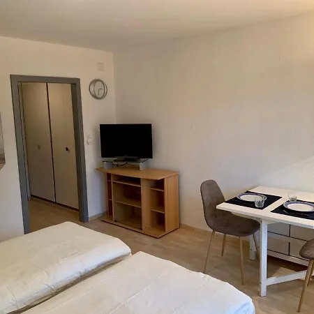 Joli Studio A Crans, Emplacement Ideal Avec Balcon * 朗斯