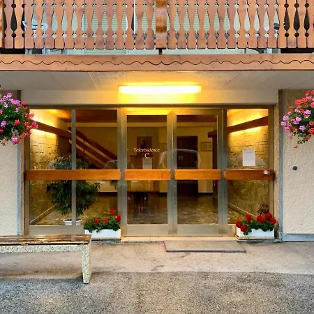 Joli Studio A Crans, Emplacement Ideal Avec Balcon