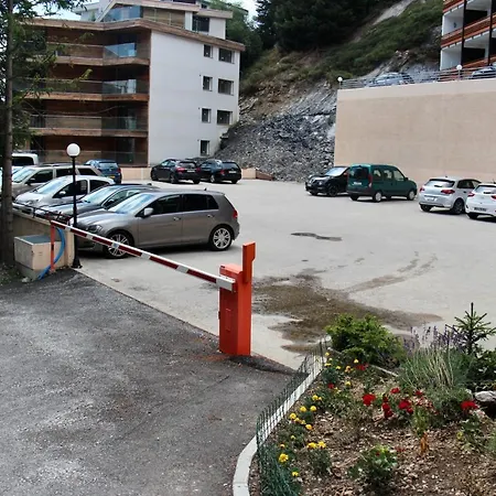 Joli Studio A Crans, Emplacement Ideal Avec Balcon 公寓